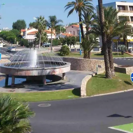 Jolie Cyprien 100m De La Commerce Et Animation Apartamento